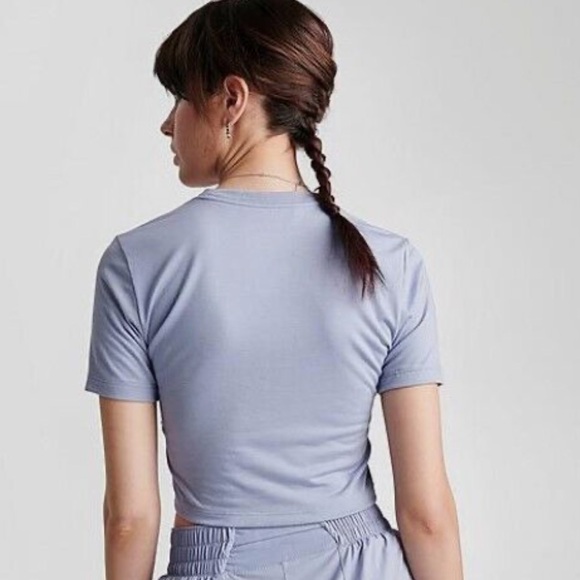 Nike Women's Essential Slim Fit Cropped T-Shirt - Picture 3 of 8